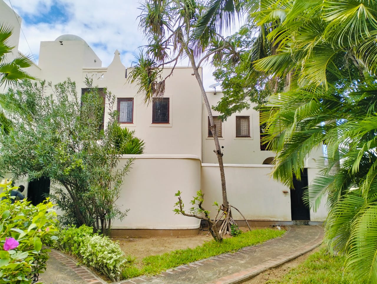 2br duplex apartment for sale in Malindi, beachfront