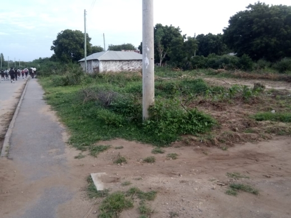 Half Acre for salein Kibokoni Malindi on Tarmac