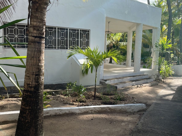 beachfront-2br-villa-in-mambrui-outside