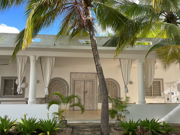 beachfront-2br-villa-in-mambrui-patio