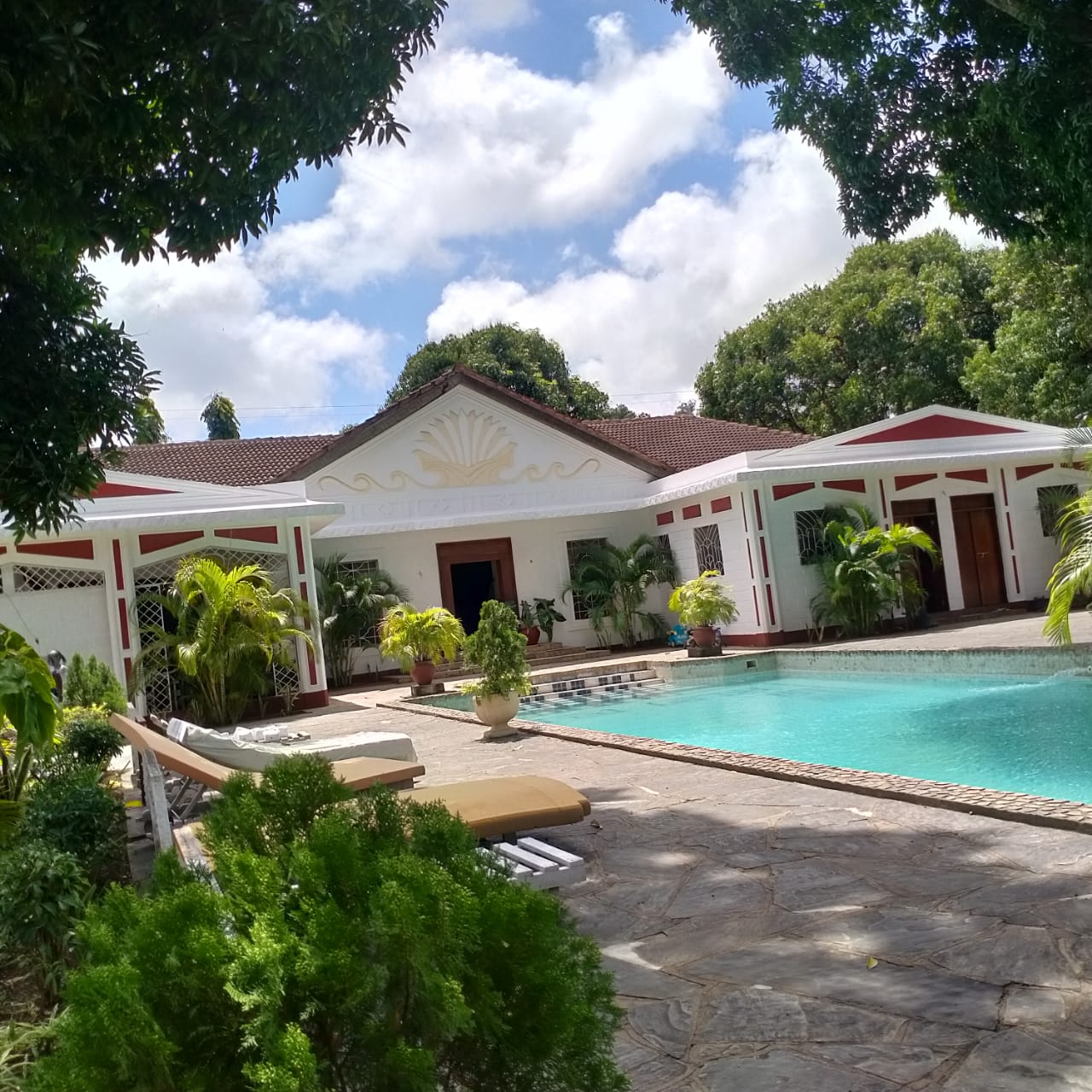 12br-house-with-a-pool-in-malindi-for-sale-front