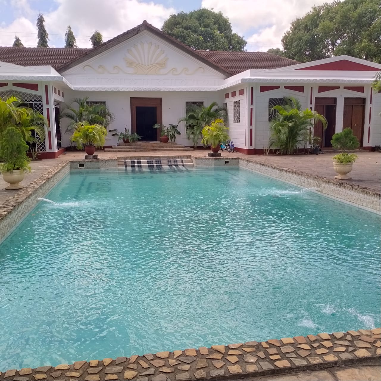 12br-house-with-a-pool-in-malindi-for-sale-pool