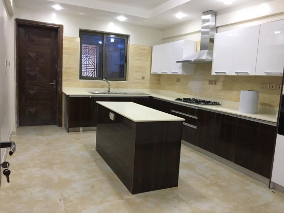 makuyu-4br-plus-sq-lenana-rd-kitchen-island
