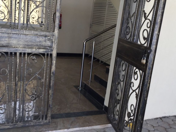 st-michaels-2-br-for-sale-entrance