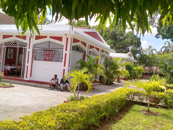 suli-suli-rd-12br-house-with-a-pool-in-malindi-for-sale