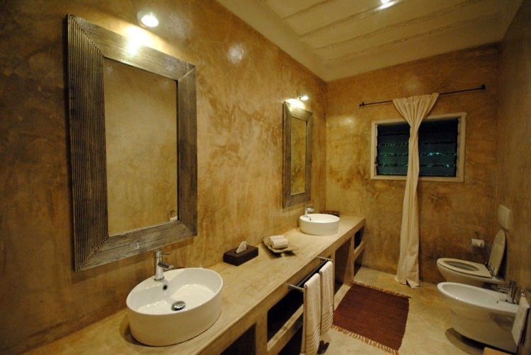 bathroom-malindi-hotel-for-sale