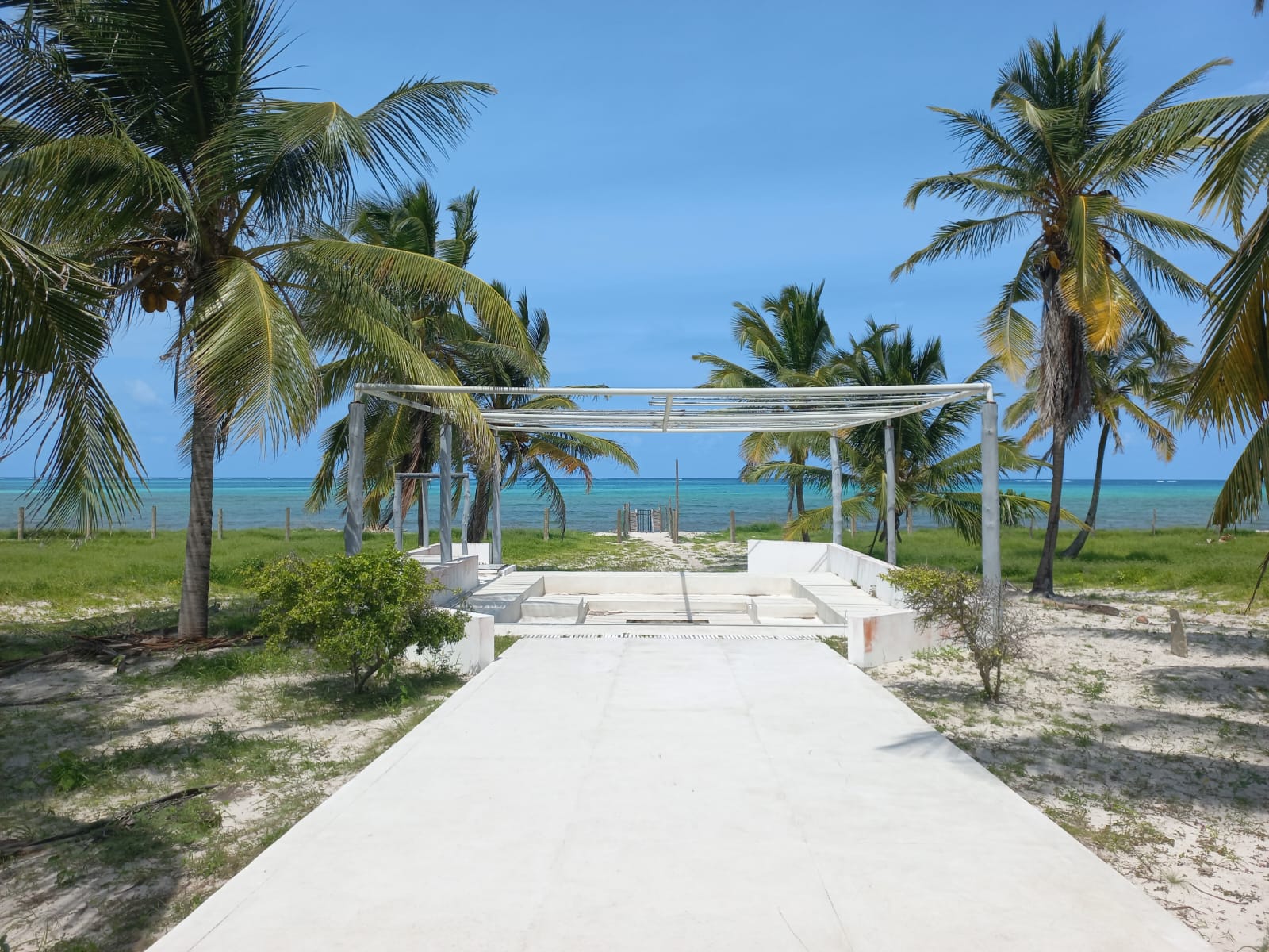 villa-and-watamu-10-acres-on-the-beach-for-sale