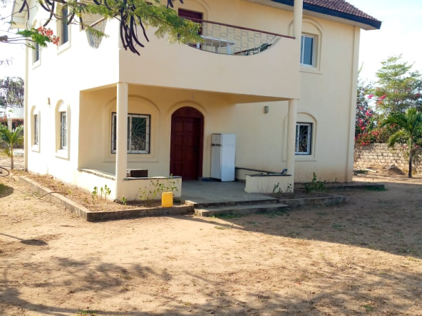 front-view-4br-for-sale-in-kwandomo