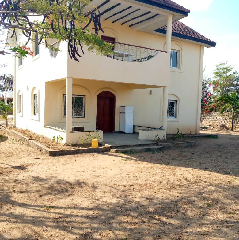 front-view-4br-for-sale-in-kwandomo