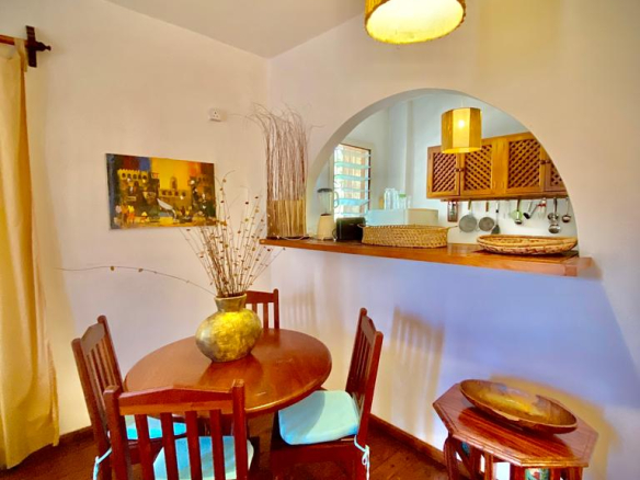 kiwi-2br-for-sale-dining-table