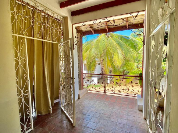 kiwi-2br-for-sale-entrance