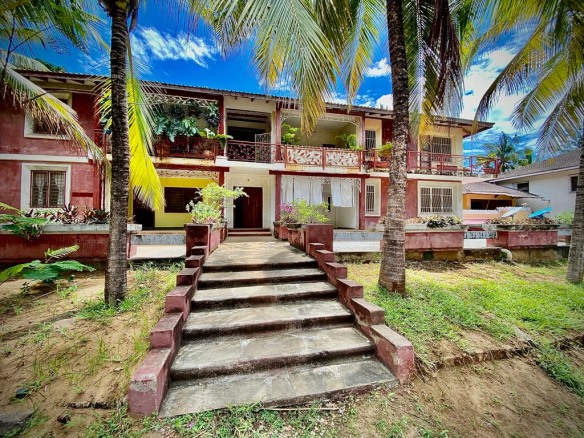 kiwi-2br-for-sale-street-view