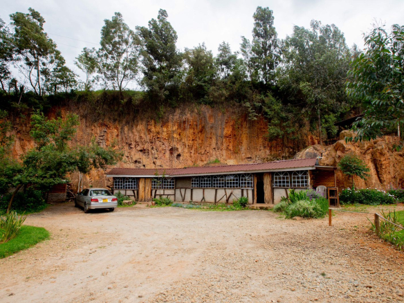 rustic-hotel-on-half-acre-for-sale-in-limuru