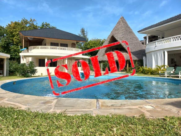 Alluring 2 Bedroom Villa For Sale off Silversand Road-Malindi