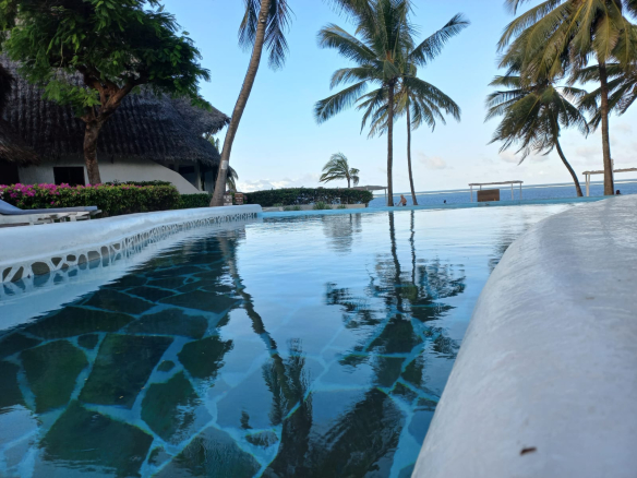 beachfront-3-bedroom-happsite-mkaazi-21