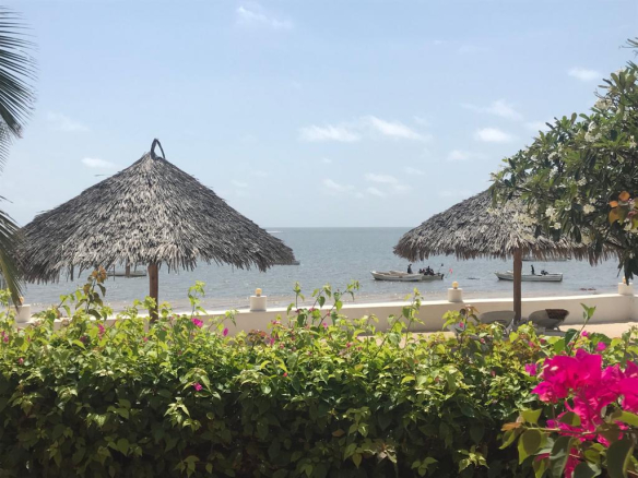 beachfront-5-bedroom-villa-mkaazi-12