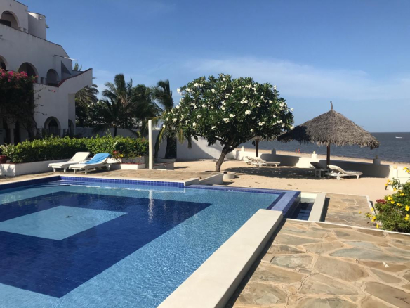 beachfront-5-bedroom-villa-mkaazi-14