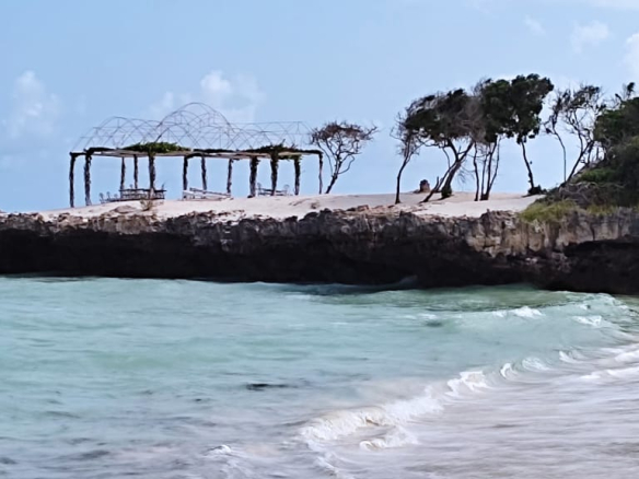 mkaazi-2-5-beachfront-st-thomas-3