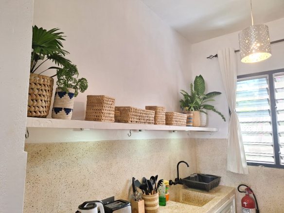 Beachfront 2 br apartment for rent