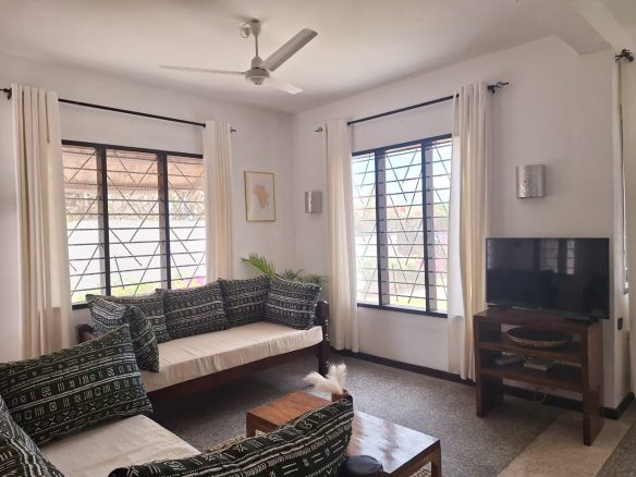 Beachfront 2 br apartment for rent