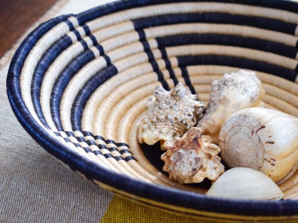 Beachfront 2 br apartment for rent