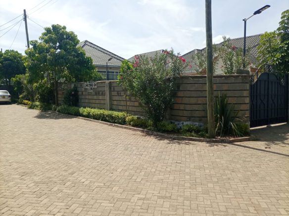 3br plus SQ bungalow for sale in Lanet, Nakuru