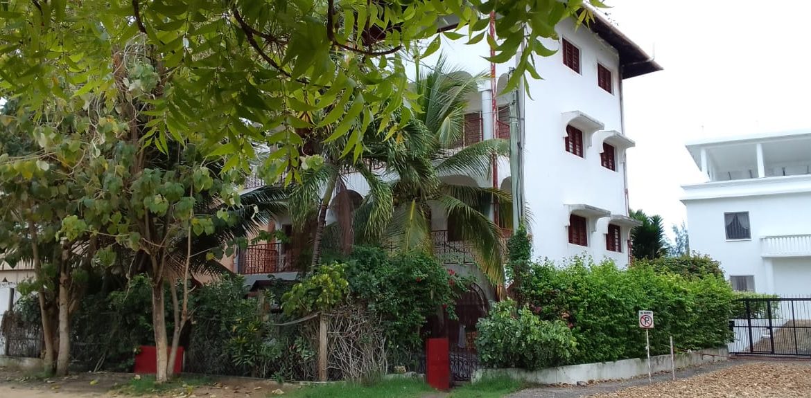 Spectacular block of 6 spacious apartments for sale in Peponi Villas, Watamu