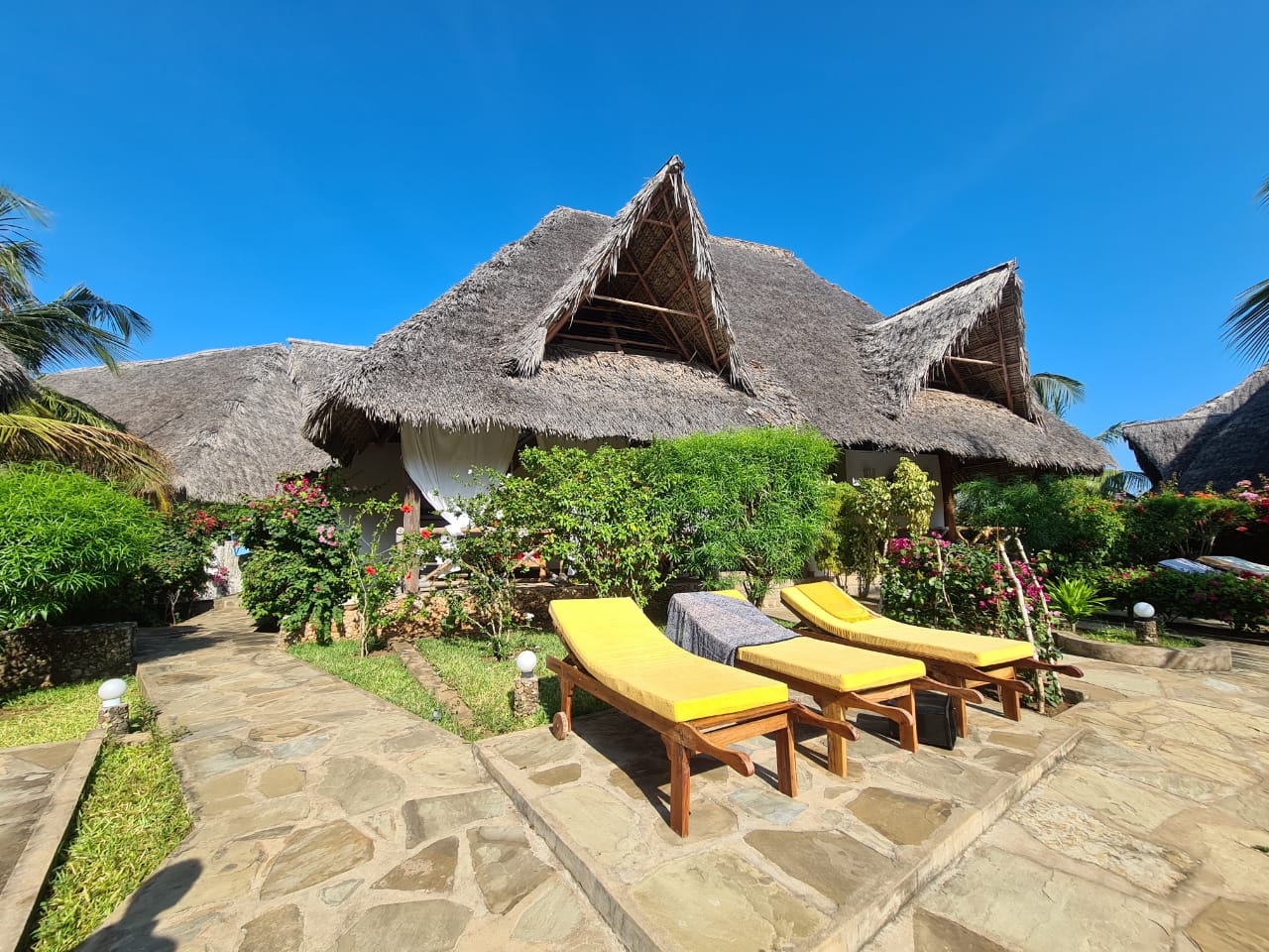 Specious 2 bedroom villa for short stay along Marine Park Road, Malindi.