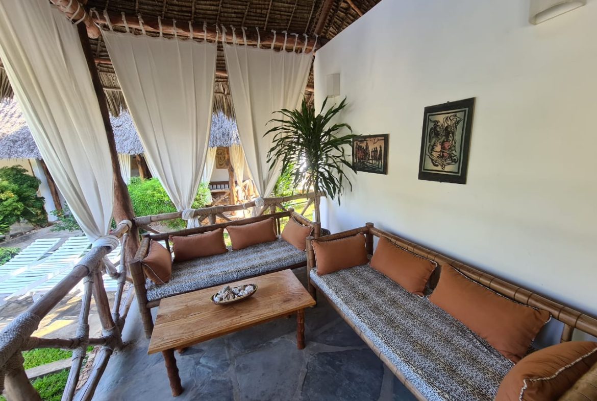 Specious 2 bedroom villa for short stay along Marine Park Road, Malindi.