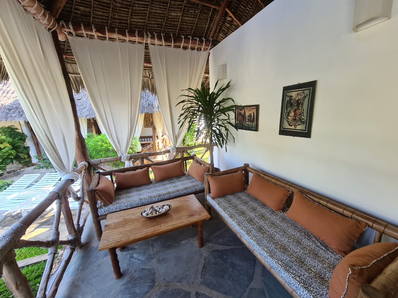 Specious 2 bedroom villa for short stay along Marine Park Road, Malindi.