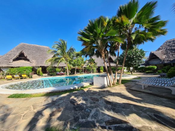 Specious 2 bedroom villa for short stay along Marine Park Road, Malindi.