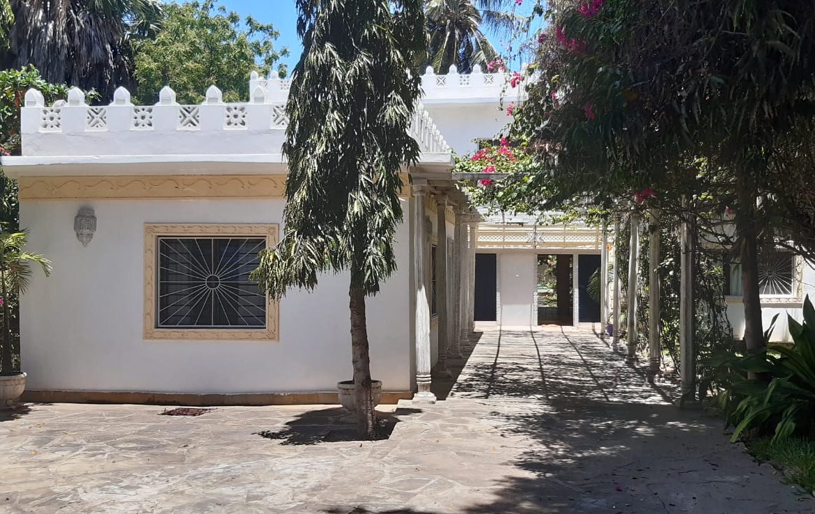 6 Bedroom Villa for sale in Malindi