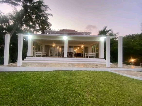 Beachfront Villa for sale in Casuarina Malindi