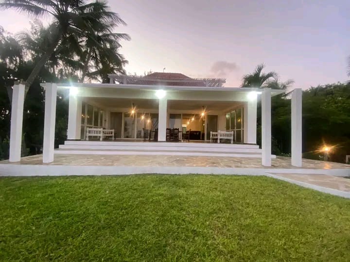 Beachfront Villa for sale in Casuarina Malindi