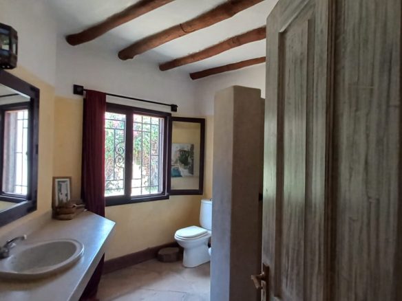 3 Bedroom all ensuite for sale Casuarina road on 1 acre