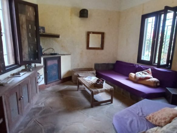 3 Bedroom all ensuite for sale Casuarina road on 1 acre