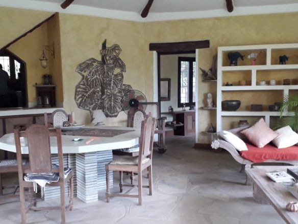 3 Bedroom all ensuite for sale Casuarina road on 1 acre