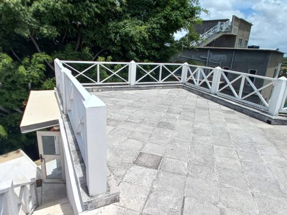 3 Bedroom all ensuite for sale Casuarina road on 1 acre