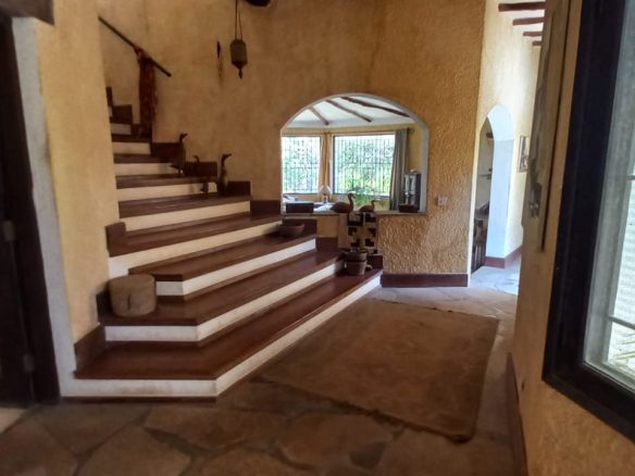 3 Bedroom all ensuite for sale Casuarina road on 1 acre