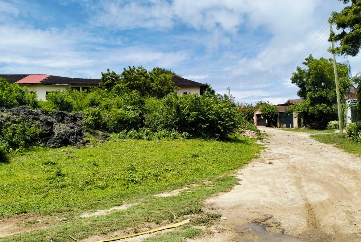 Malindi 1.3 Acres for sale on Casuarina road