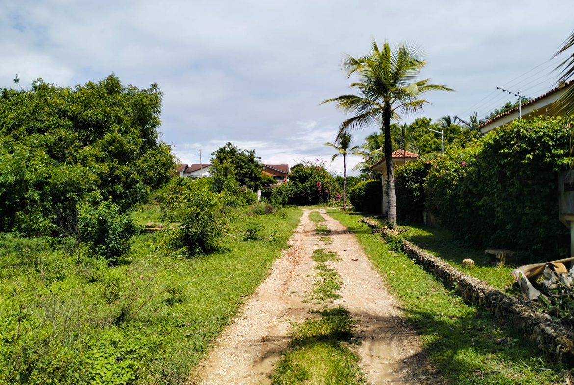 Malindi 1.3 Acres for sale on Casuarina road