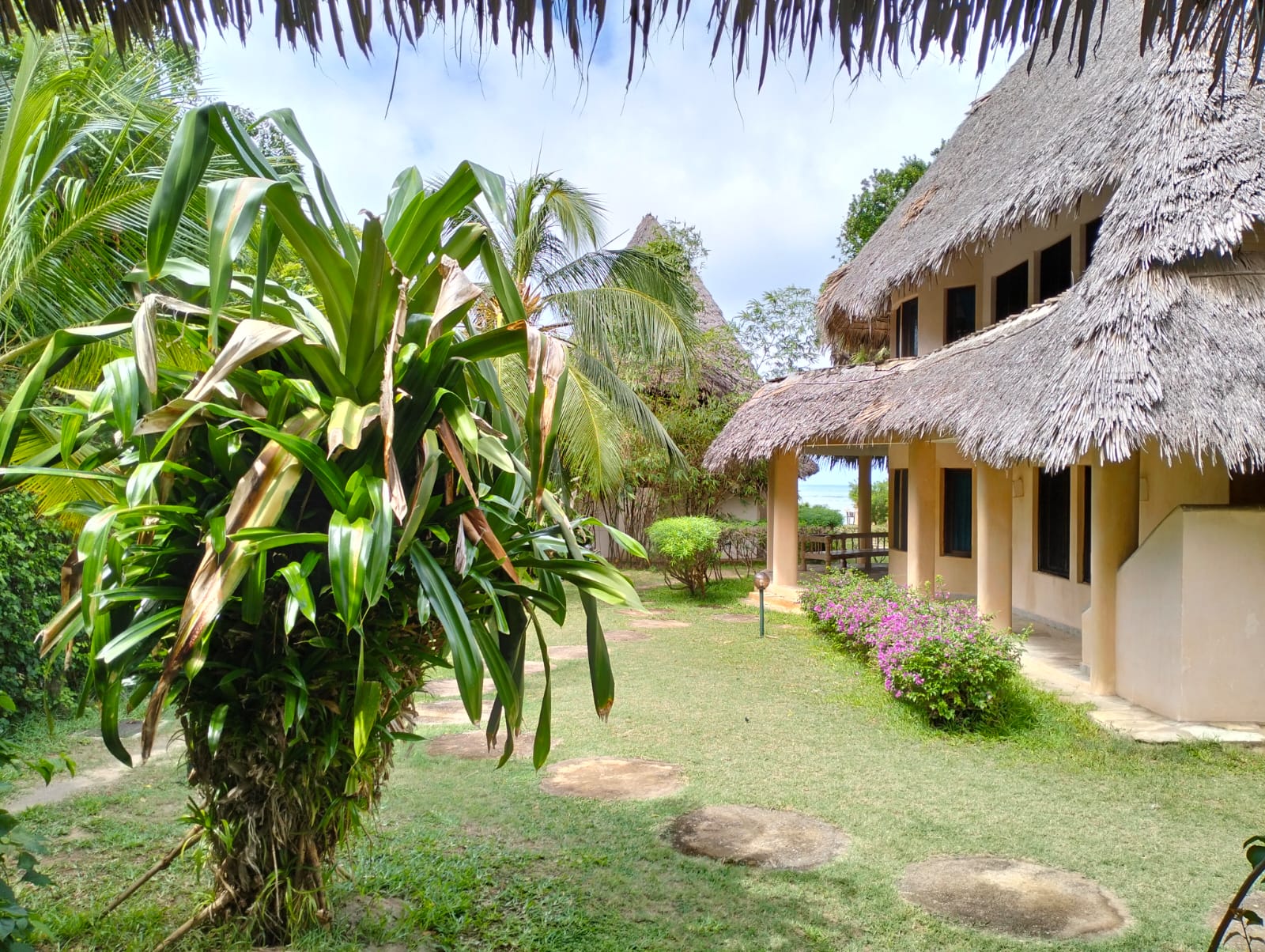 Stunning 2 bedroom Beachfront Chalet for sale in Malindi