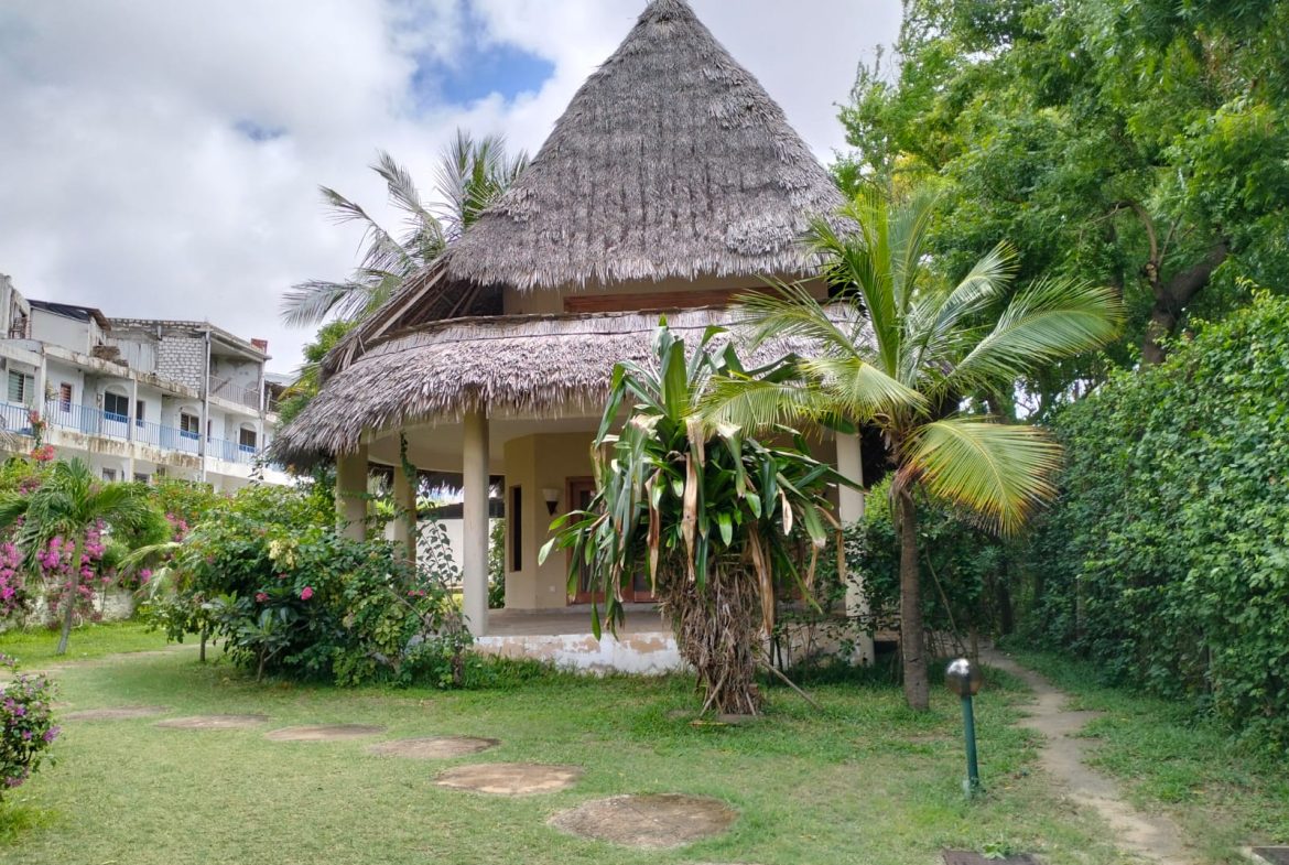 Stunning 2 bedroom Beachfront Chalet for sale in Malindi