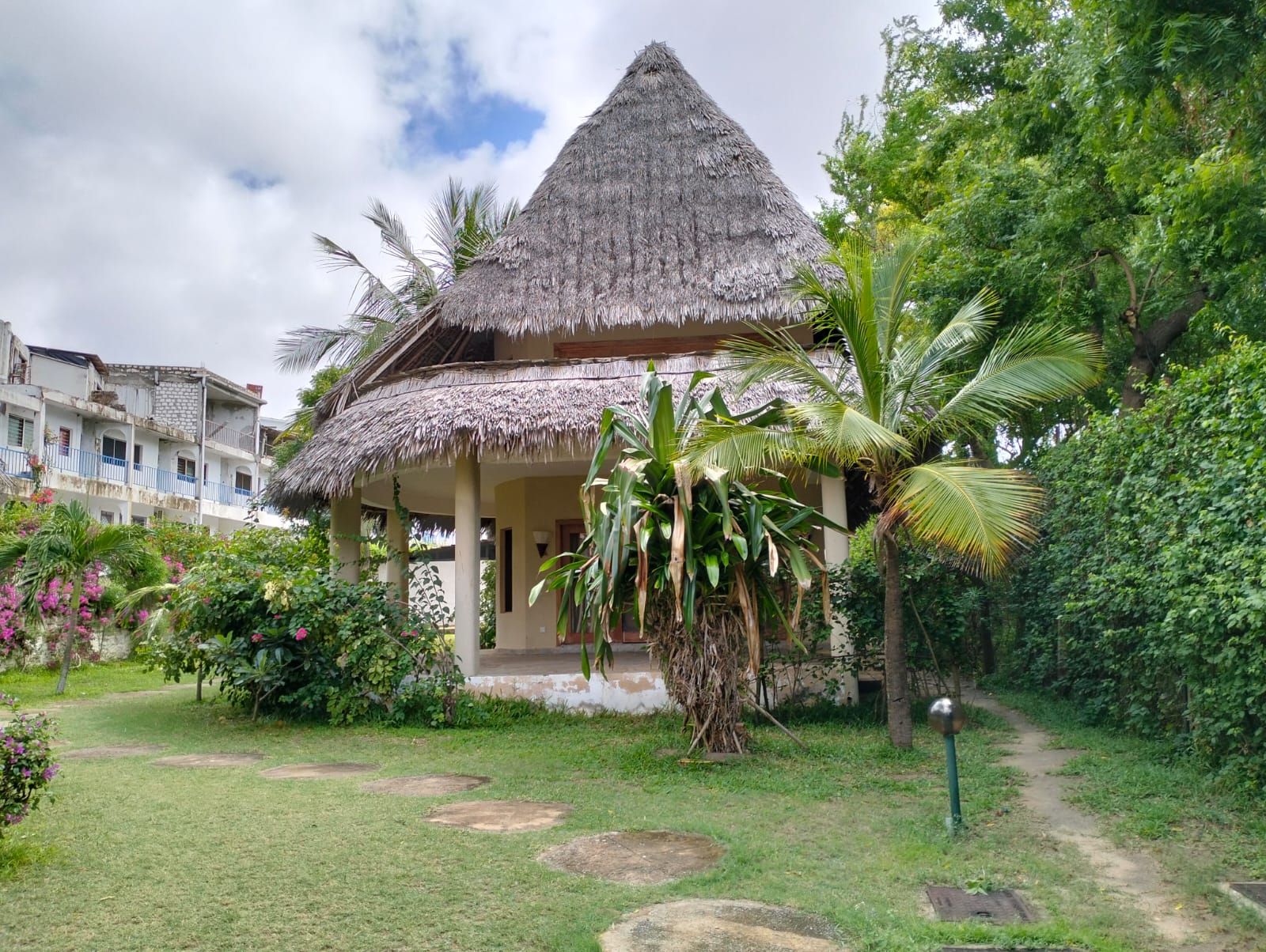 Stunning 2 bedroom Beachfront Chalet for sale in Malindi