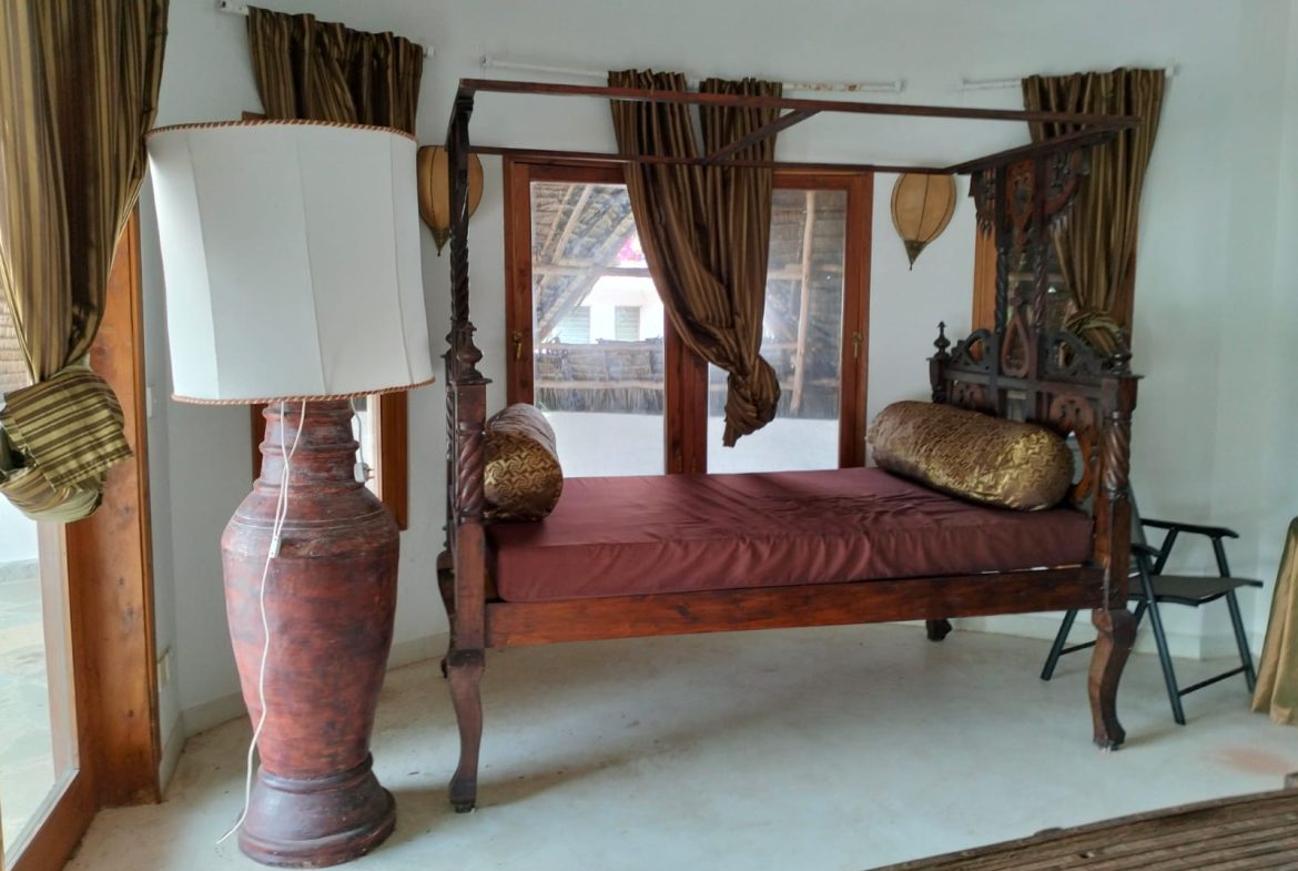 Stunning 2 bedroom Beachfront Chalet for sale in Malindi