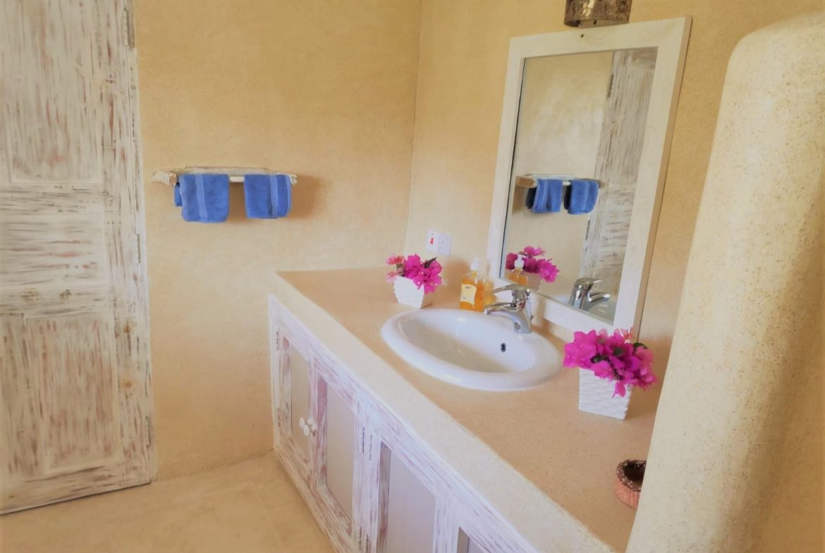 6 br villa for sale in Watamu