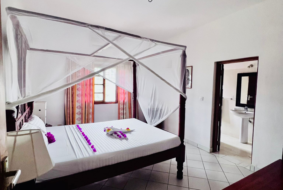 luxurious 4-bedroom villa in Watamu