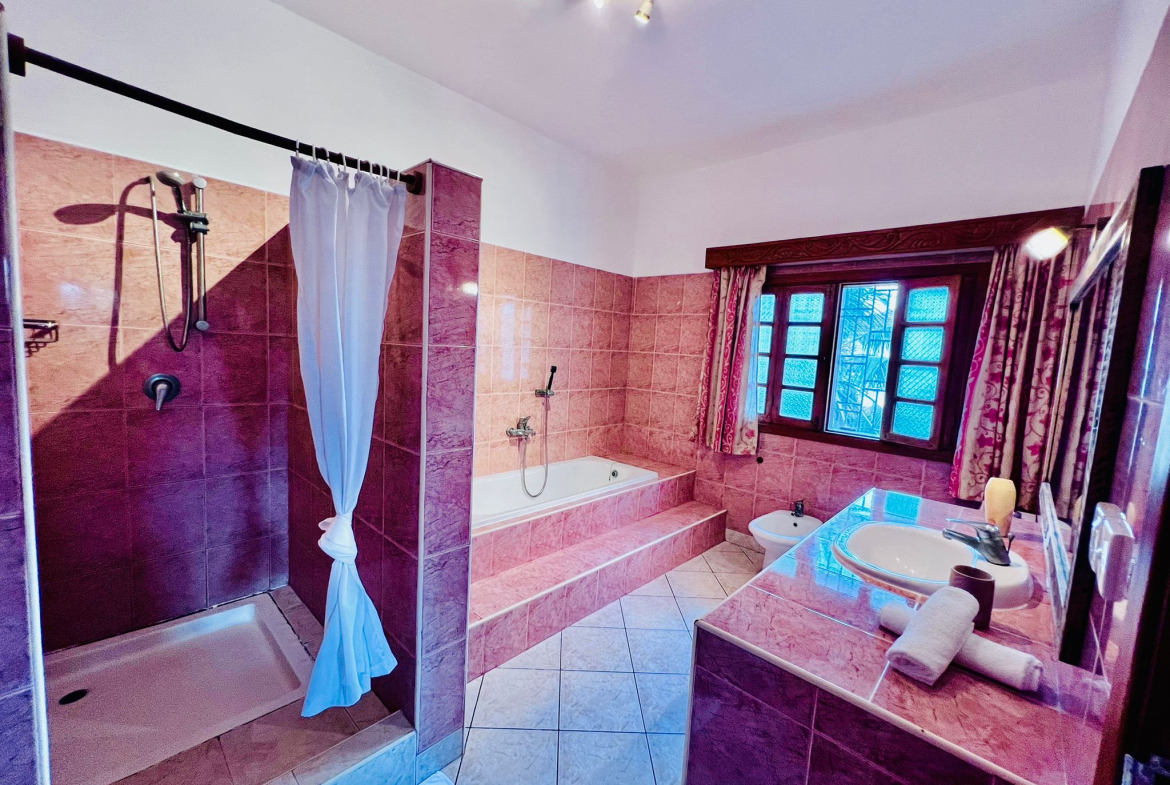 luxurious 4-bedroom villa in Watamu