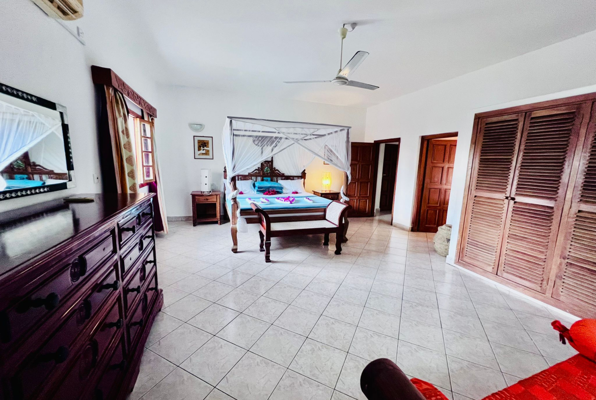 luxurious 4-bedroom villa in Watamu