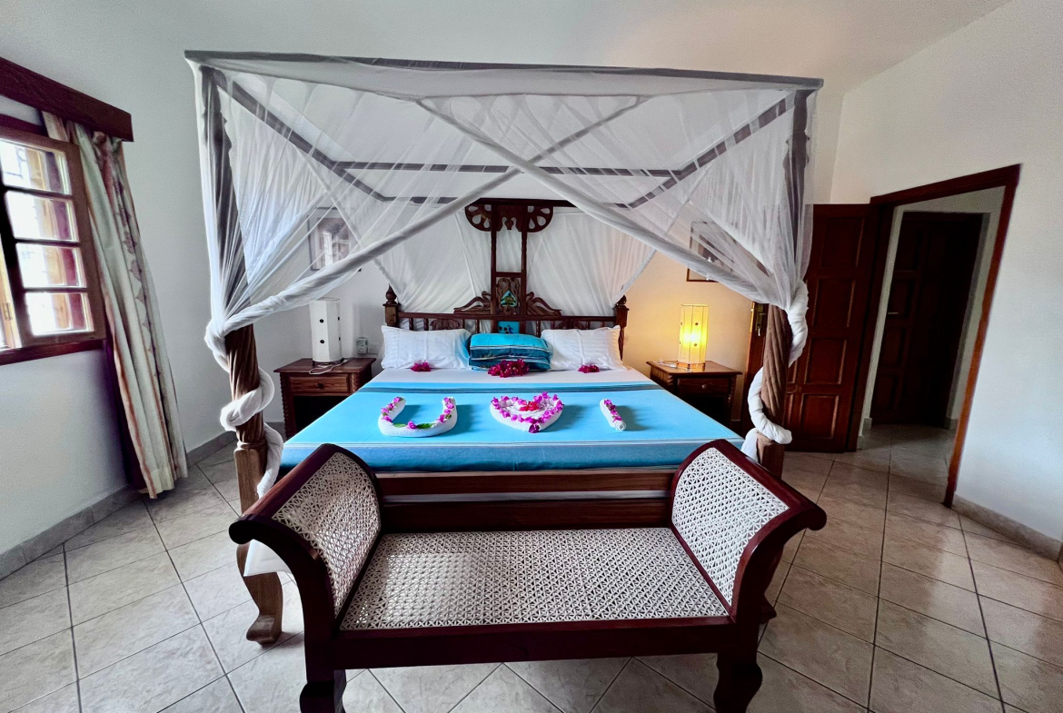 luxurious 4-bedroom villa in Watamu